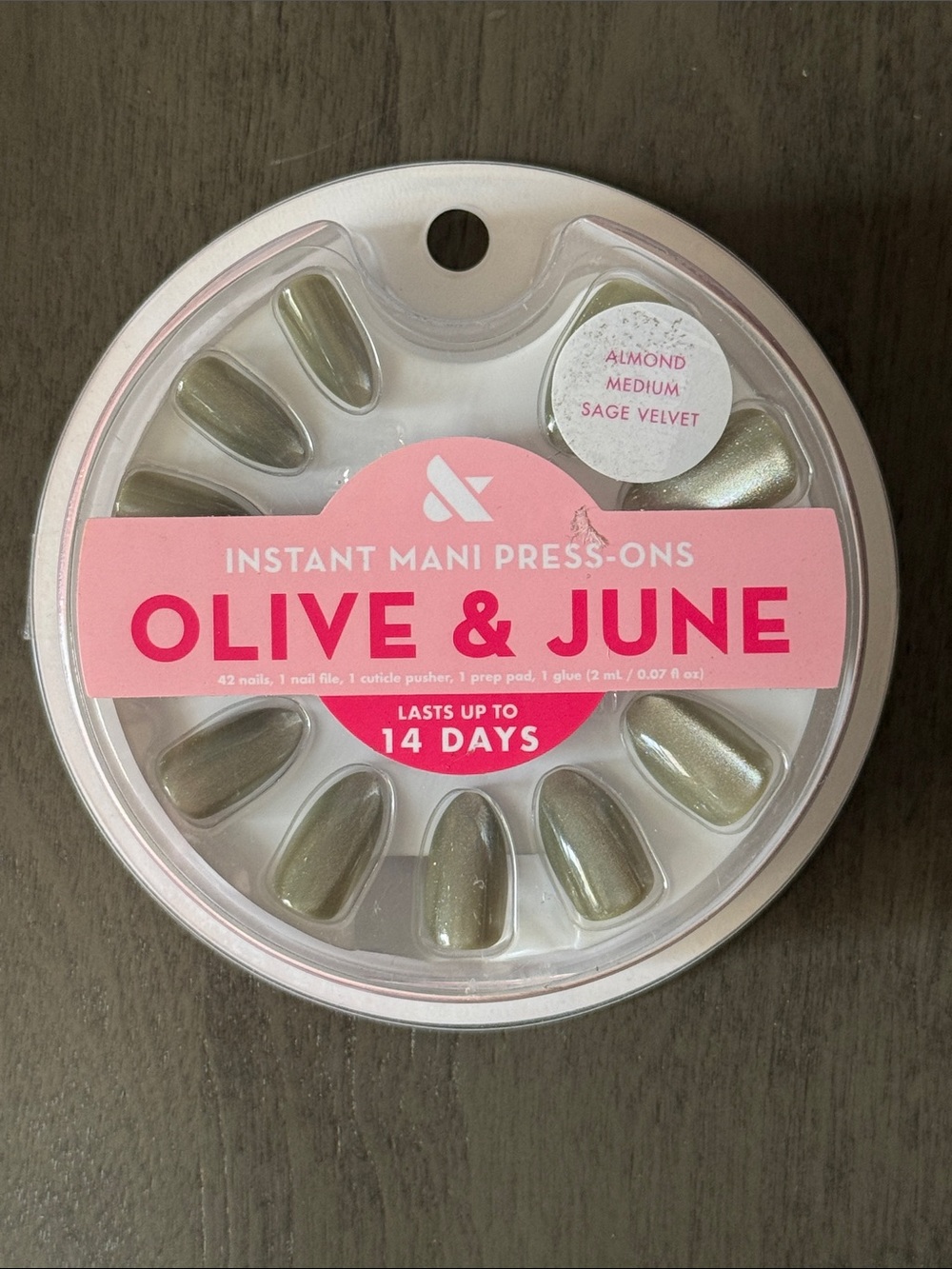 Olive and June Instant Mani Press On Nails in Almond, Medium, Sage Velvet